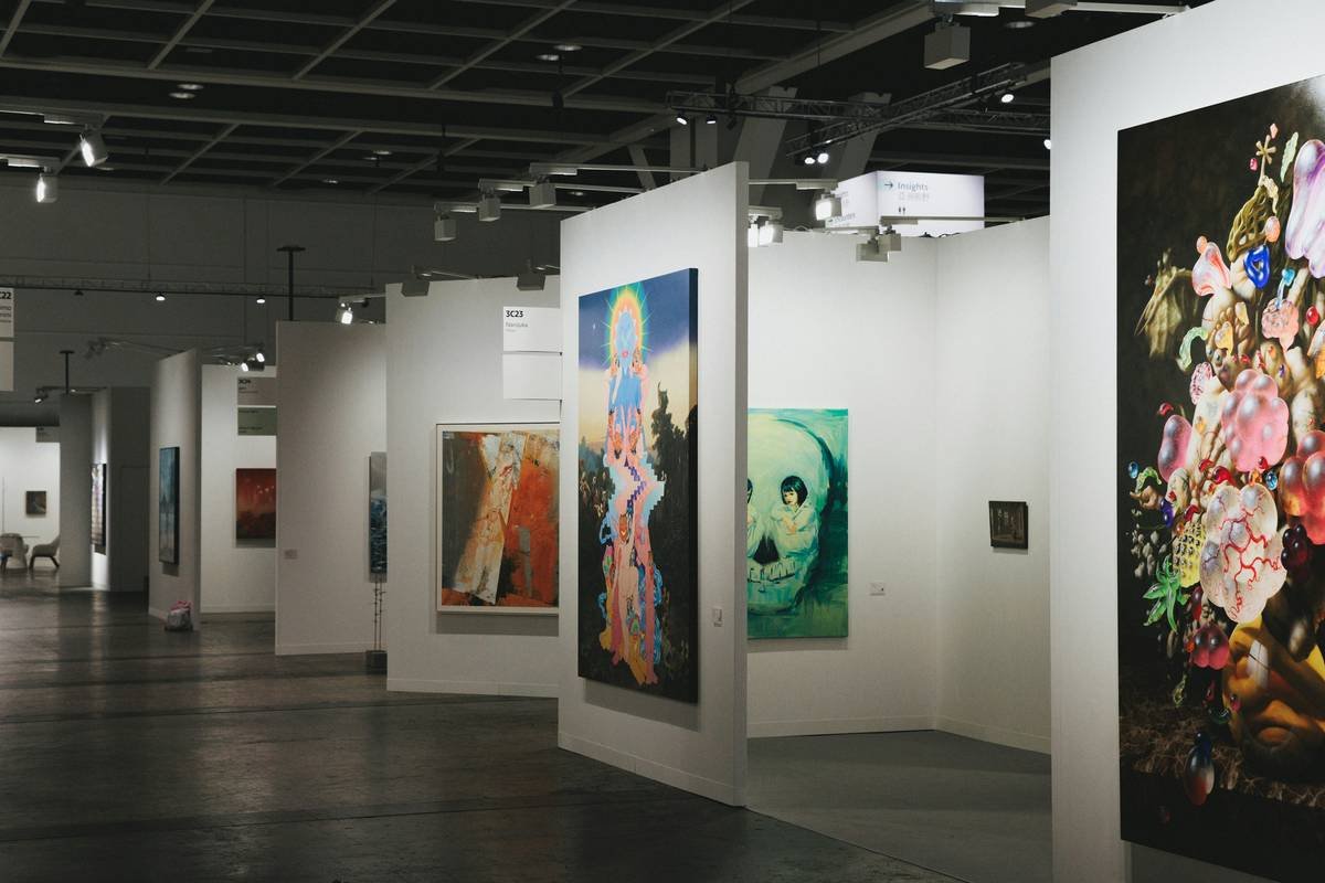 Side-by-side comparison: flat canvas vs. layered 3D wall art showing depth and shadow play